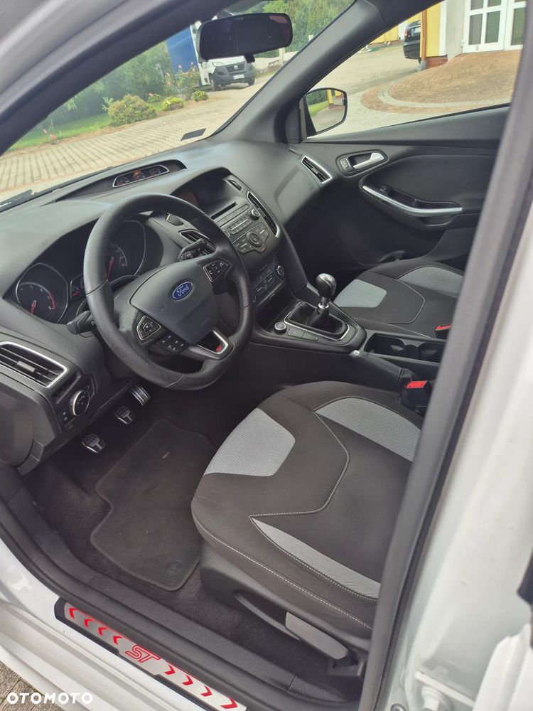 Ford Focus 2.0 EcoBoost ST - 20