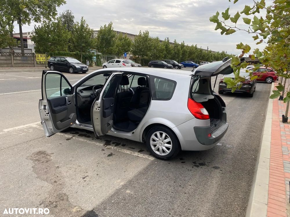 Renault Scenic - 24