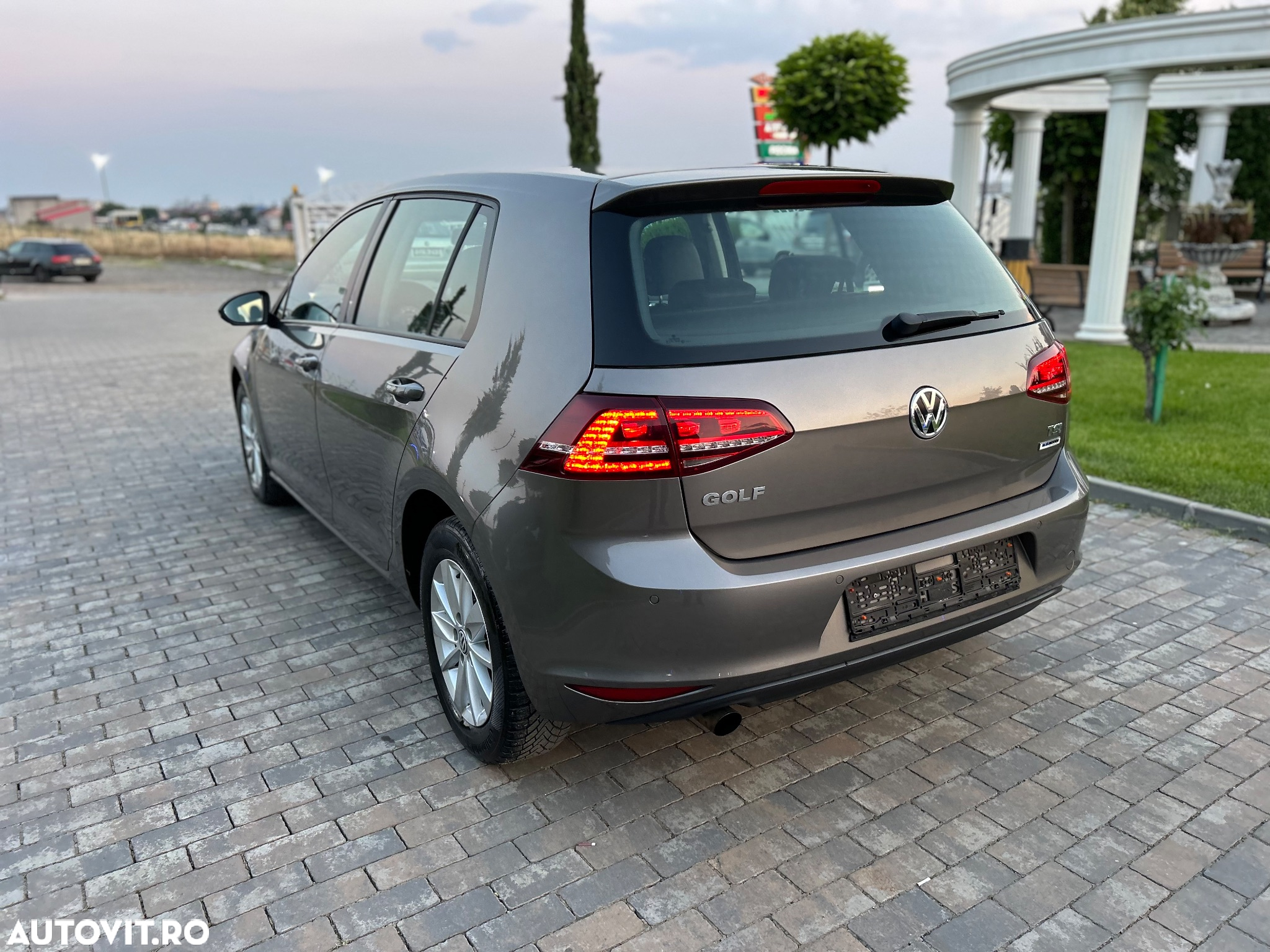 Volkswagen Golf 1.2 TSI BMT Highline - 3