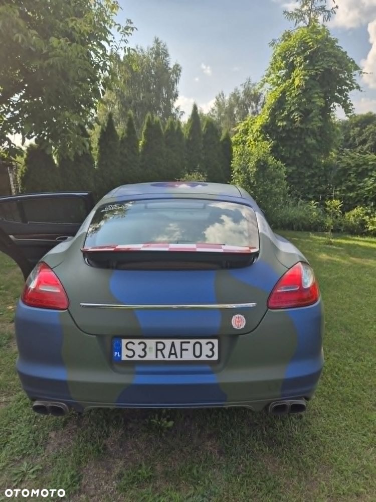 Porsche Panamera 4S - 10