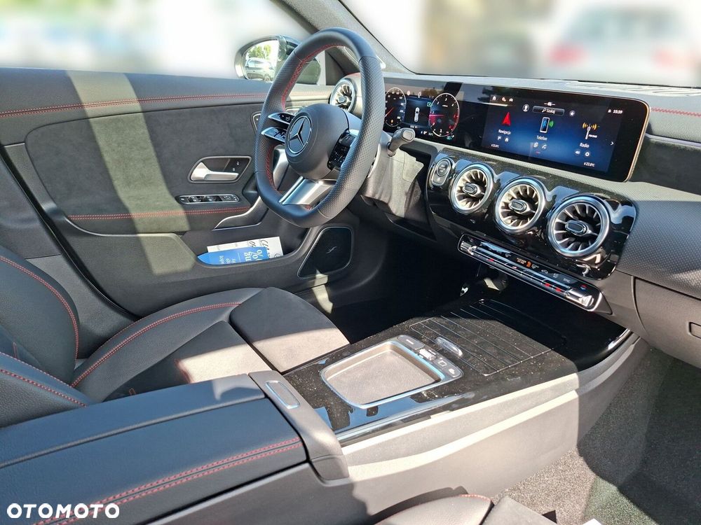 Mercedes-Benz CLA - 14