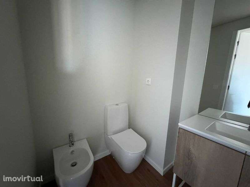 Aluga-se - Apartamento T1 no Condomínio Jardins da Seara - NOVO - Grande imagem: 4/9