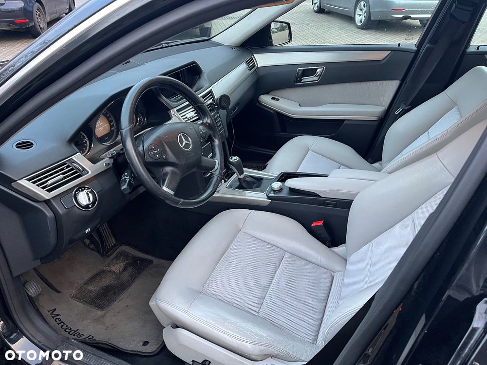 Mercedes-Benz Klasa E 250 CDI BlueEff Avantgarde - 5