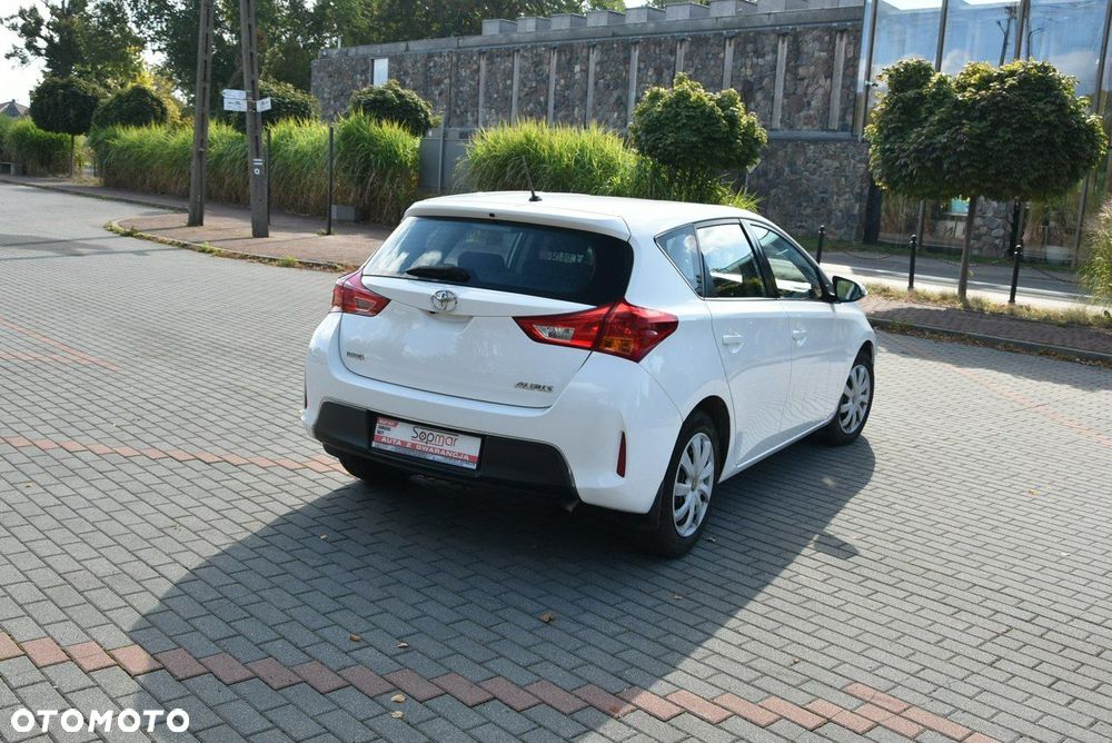 Toyota Auris - 22