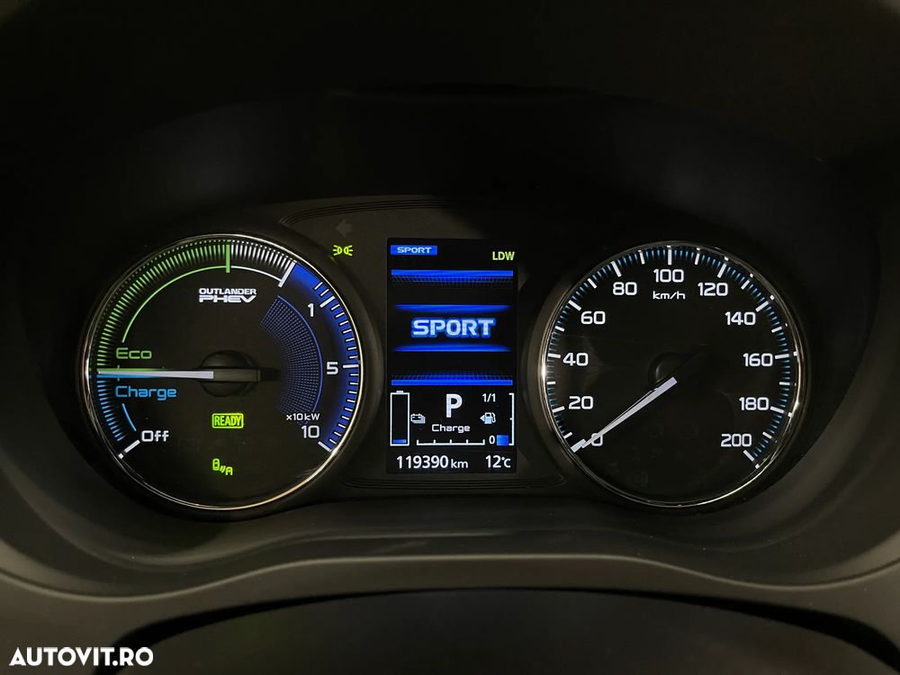 Mitsubishi Outlander 2.4 4WD Plug-In Hybrid Diamant - 31