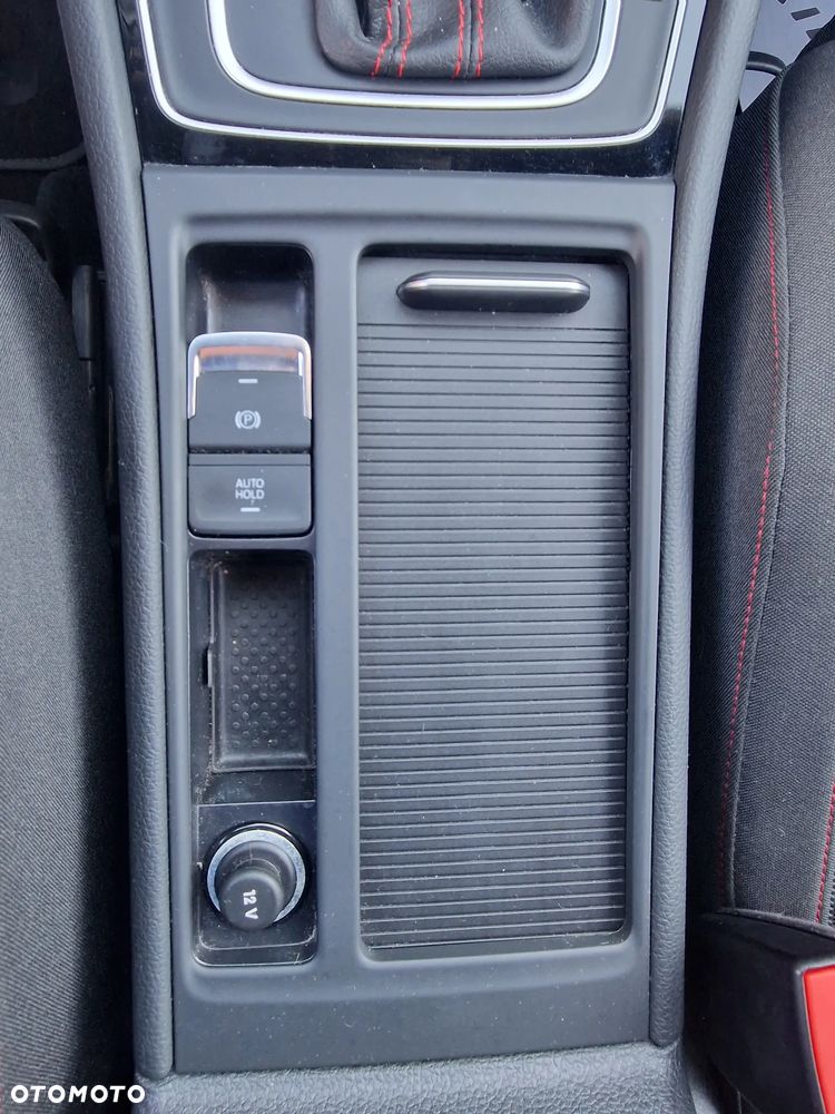 Volkswagen Golf GTI 2.0 TSI OPF DSG Performance - 21