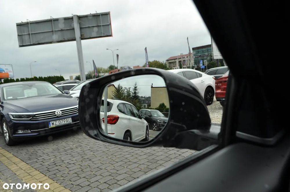 Infiniti Q30 1.6t DCT Premium Tech Cafe Teak - 39