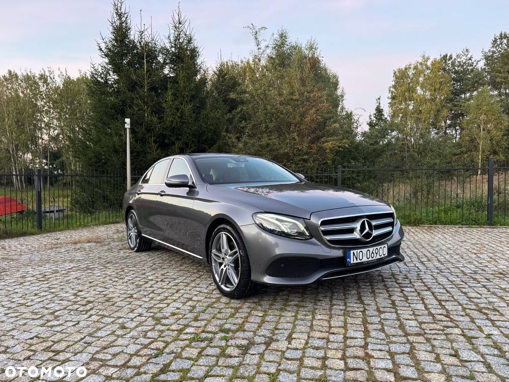 Mercedes-Benz Klasa E 220 d 4-Matic Business Edition 9G-TRONIC - 3
