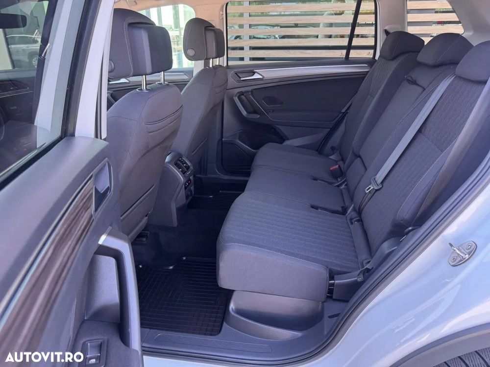 Volkswagen Tiguan - 11