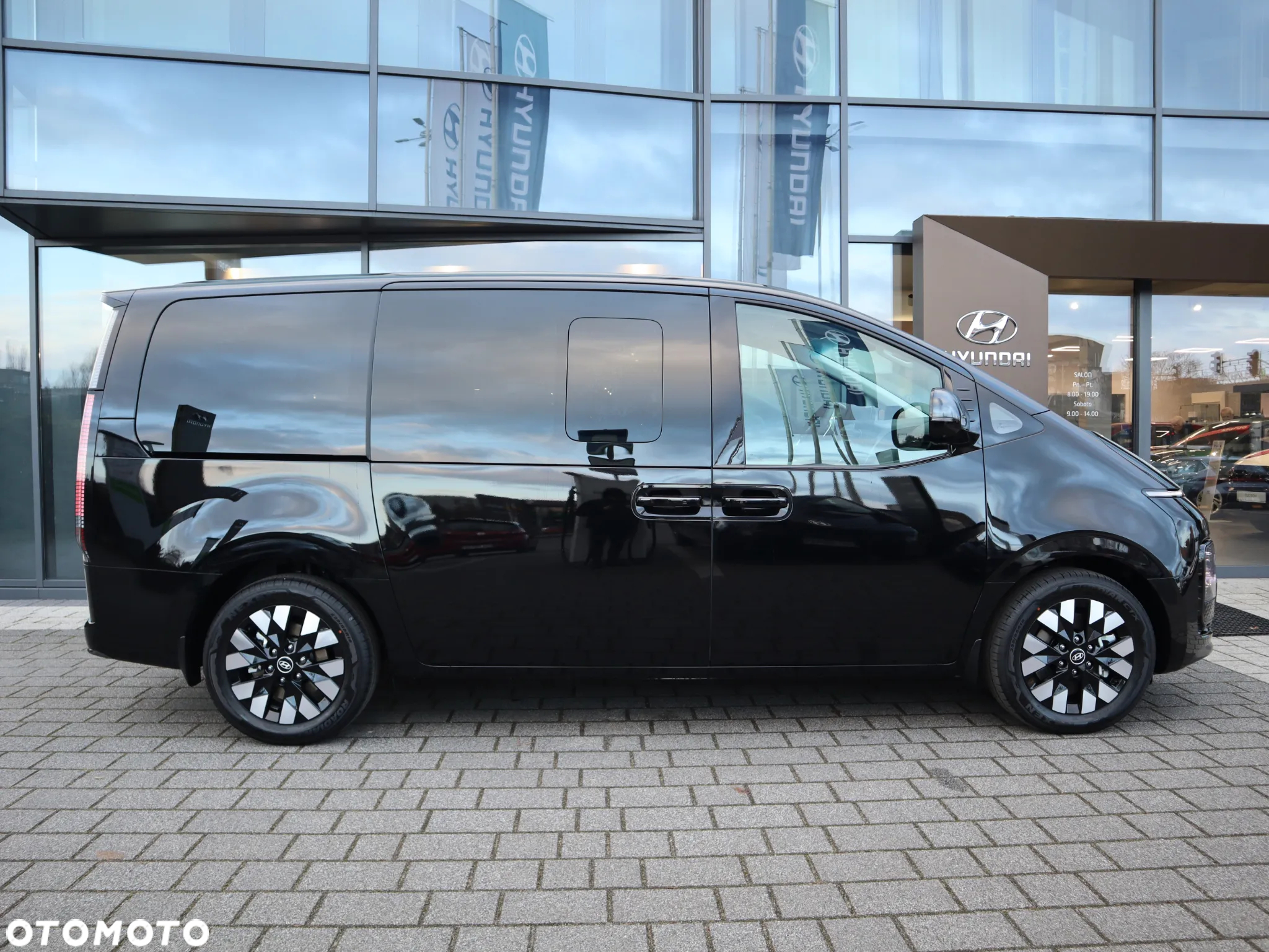 Hyundai Staria - 11