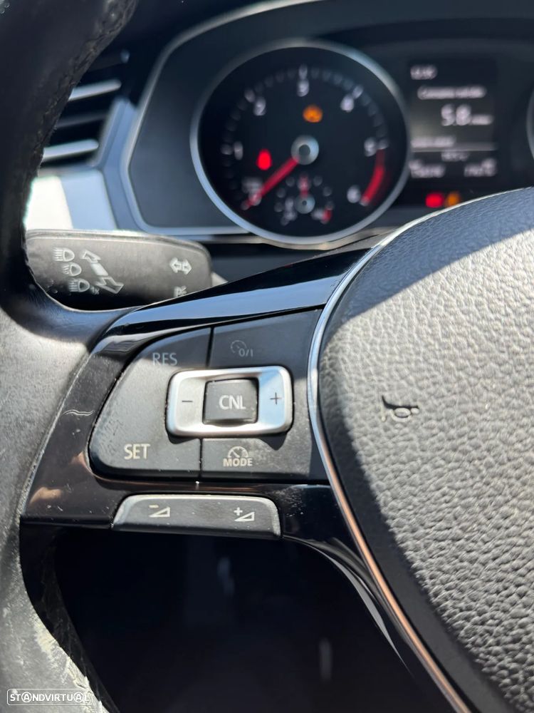VW Passat 2.0 TDI Confortline - 17