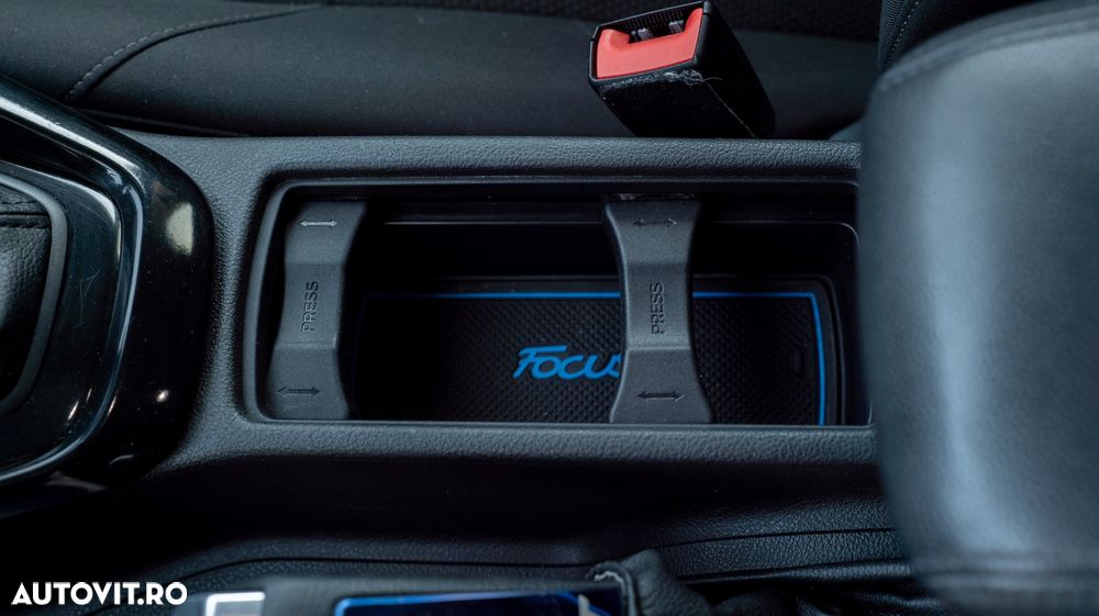 Ford Focus ver-1-5-ecoblue-active-business - 35