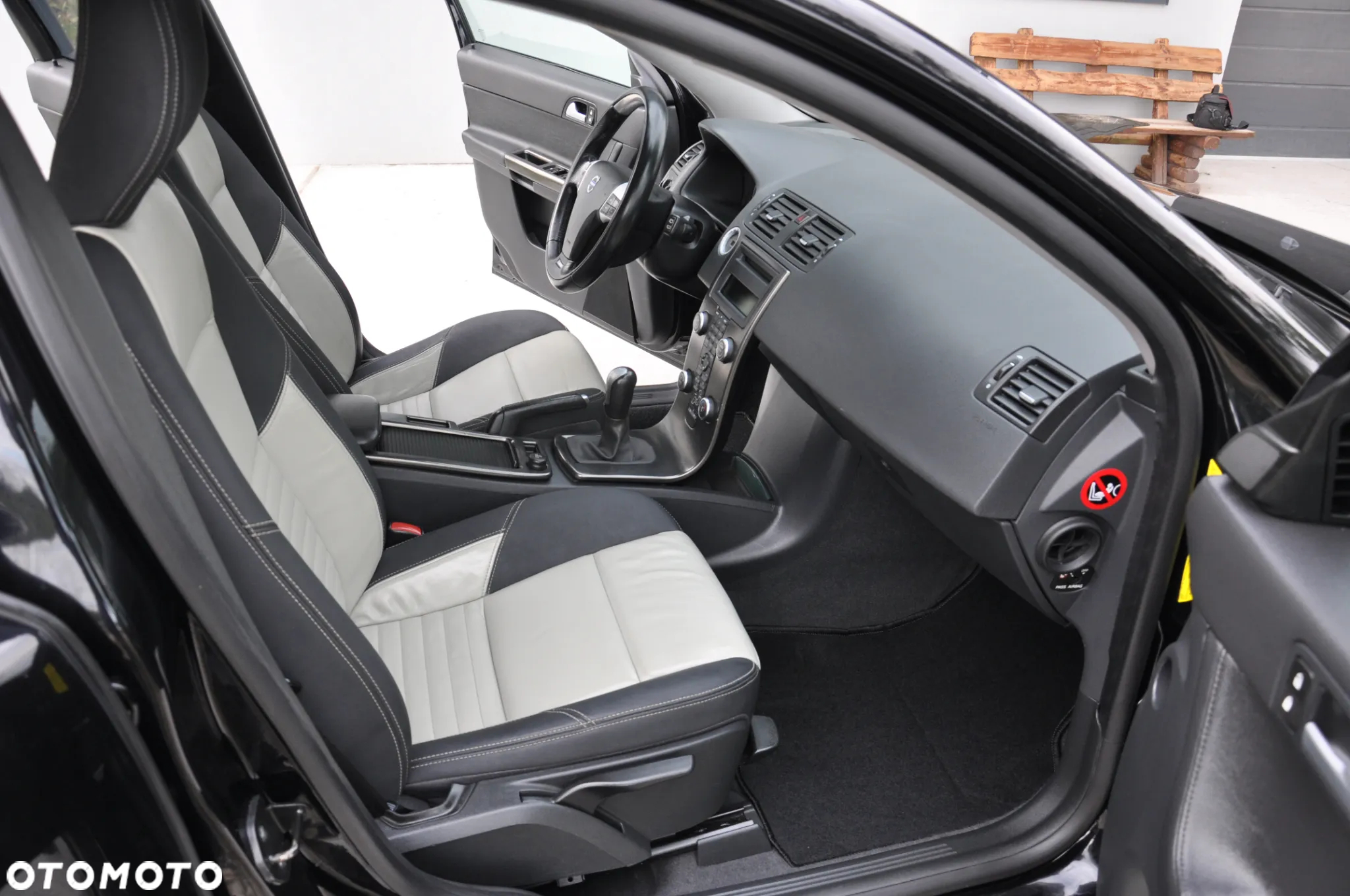 Volvo V50 2.0D R-Design Momentum - 35