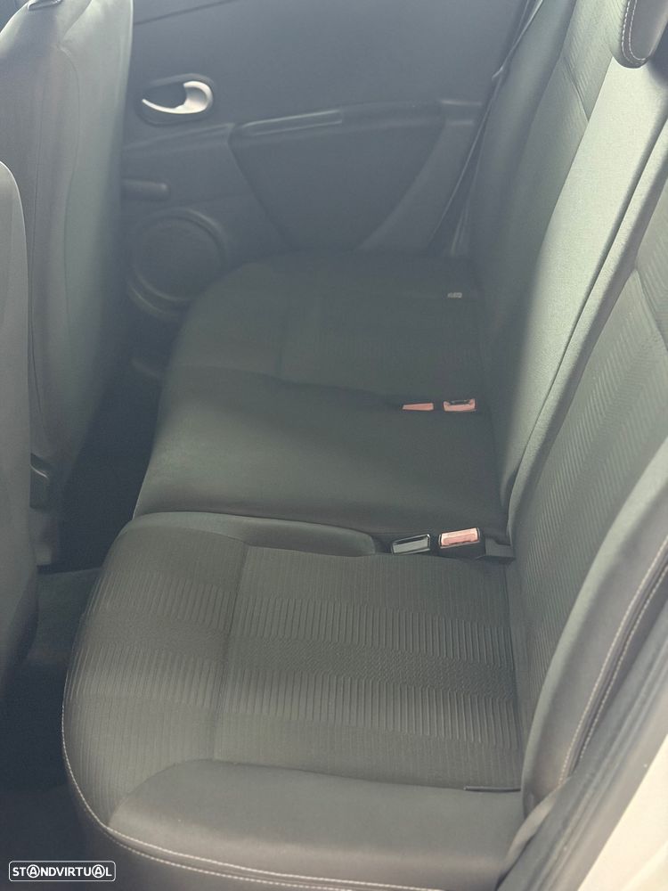 Renault Clio 1.2 16V Dynamique - 25