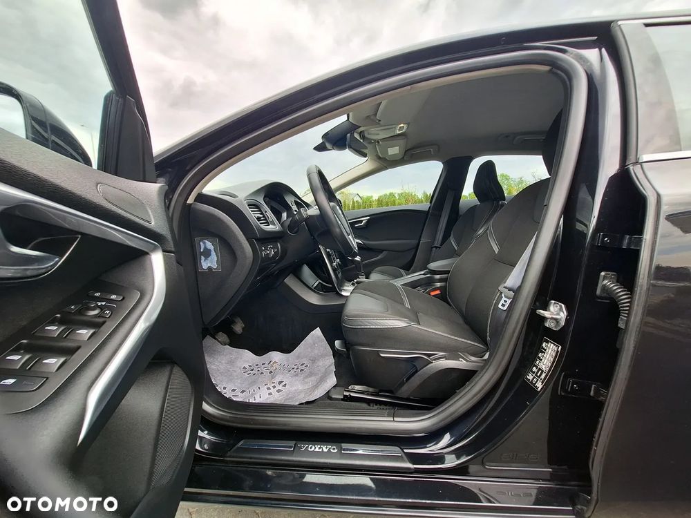 Volvo V40 D2 Momentum - 17