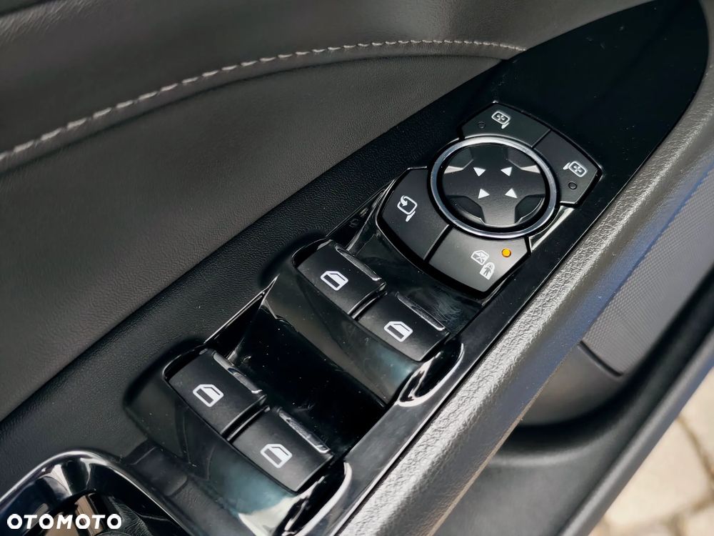 Ford Mondeo 2.0 TDCi Titanium PowerShift - 35