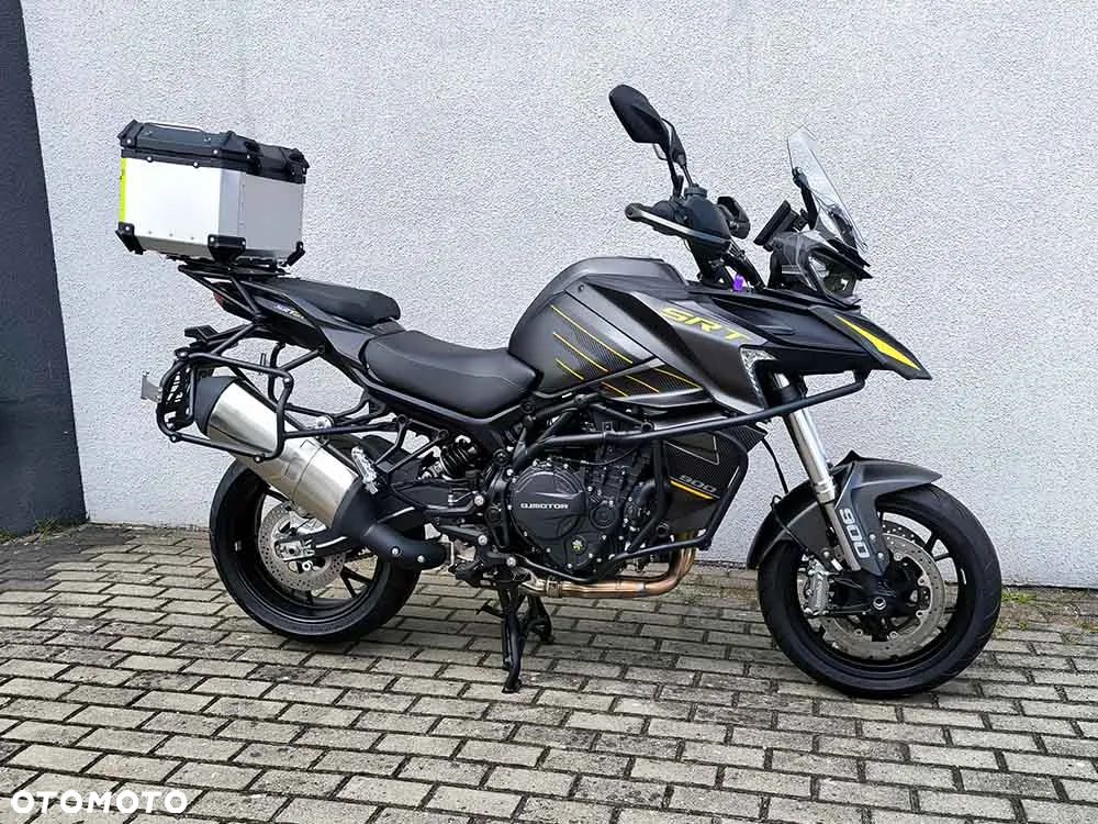 QJMOTOR 900 S - 7