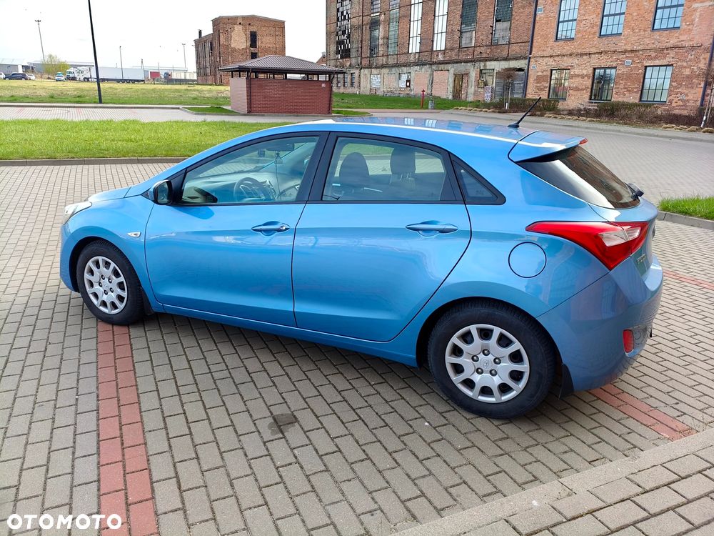 Hyundai i30 1.4 CRDi Classic + - 9