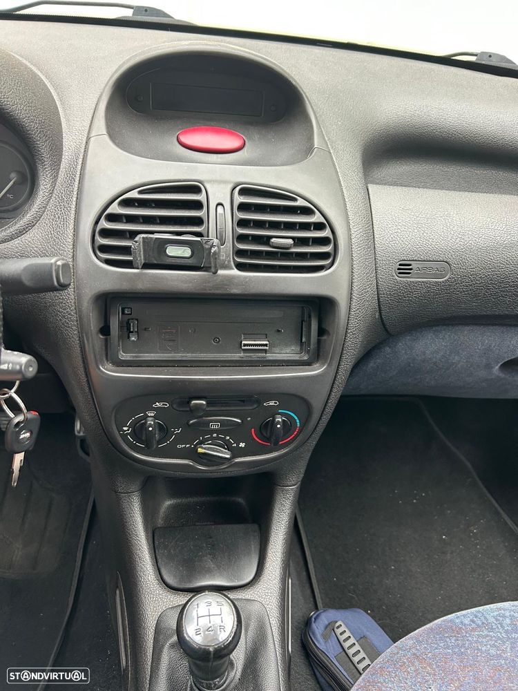 Peugeot 206 1.1 XR - 10
