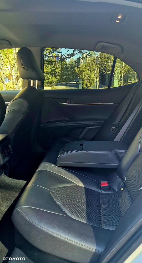 Toyota Camry 2.5 Hybrid Comfort CVT - 6