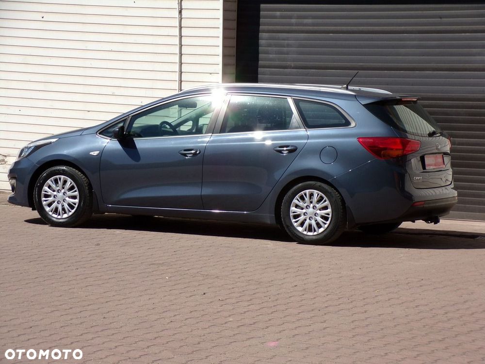 Kia Ceed - 16