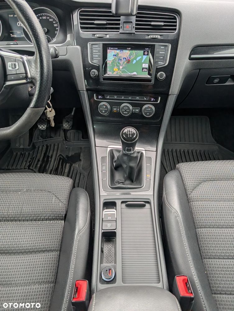 Volkswagen Golf 1.6 TDI BlueMotion Technology Comfortline - 21