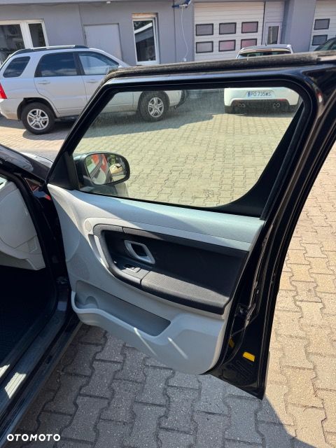 Skoda Roomster 1.6 16V Scout - 10