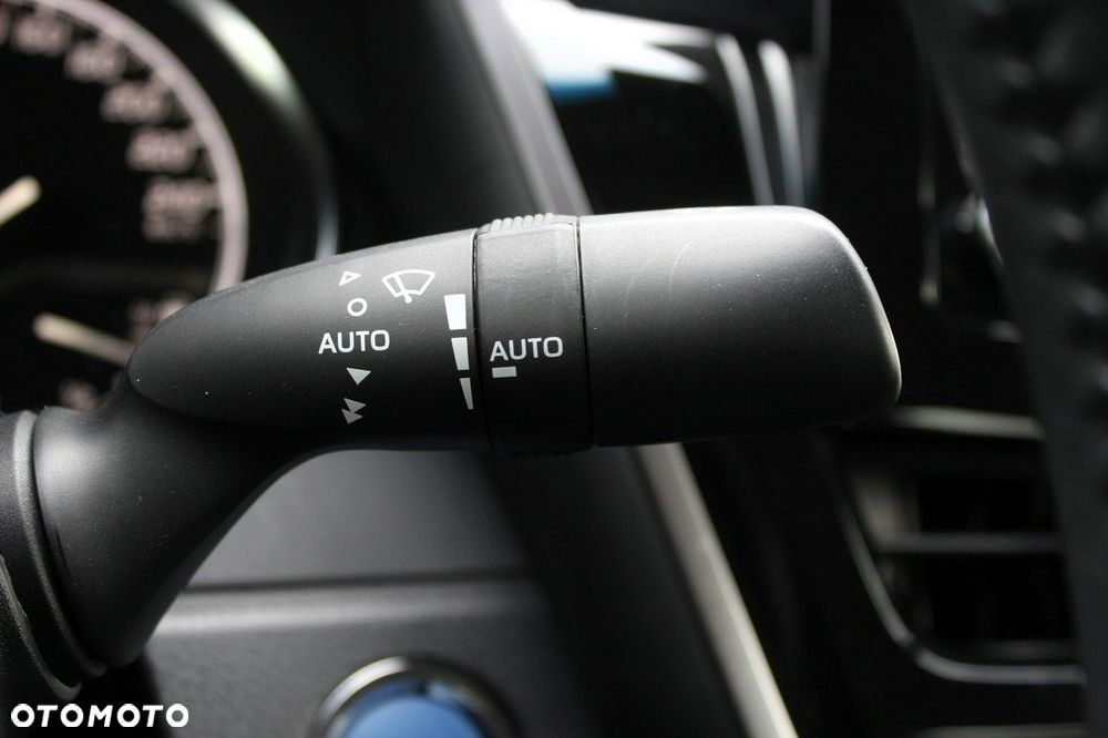 Toyota Camry 2.5 Hybrid Comfort CVT - 25