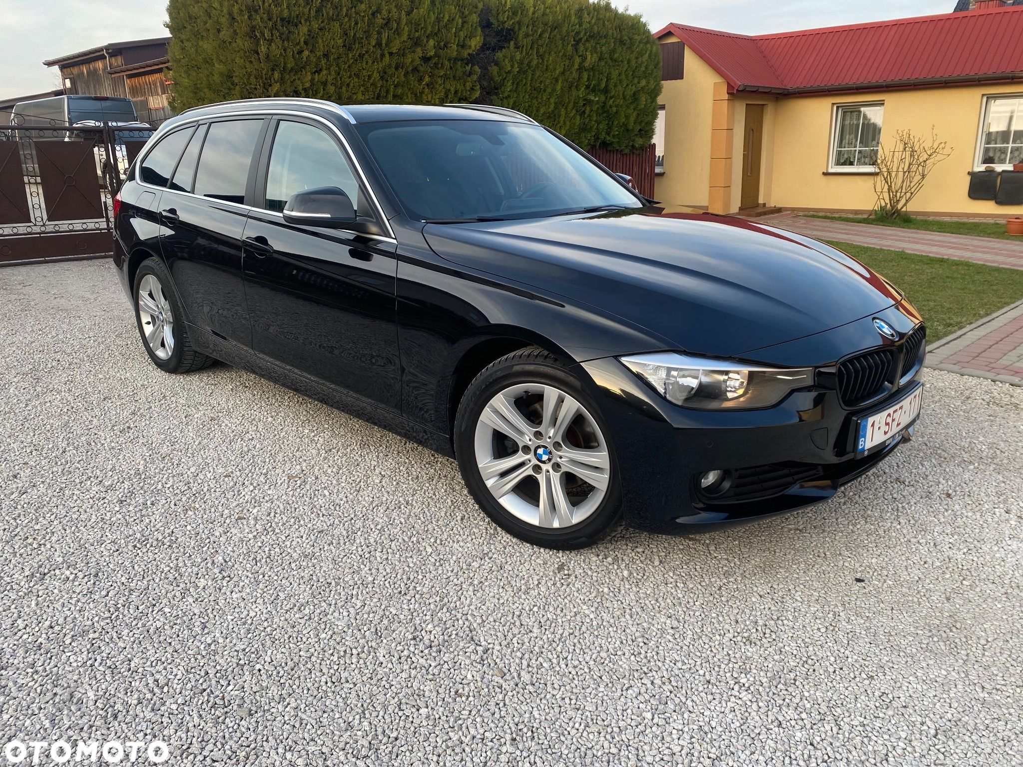 BMW Seria 3 318d Touring - 1