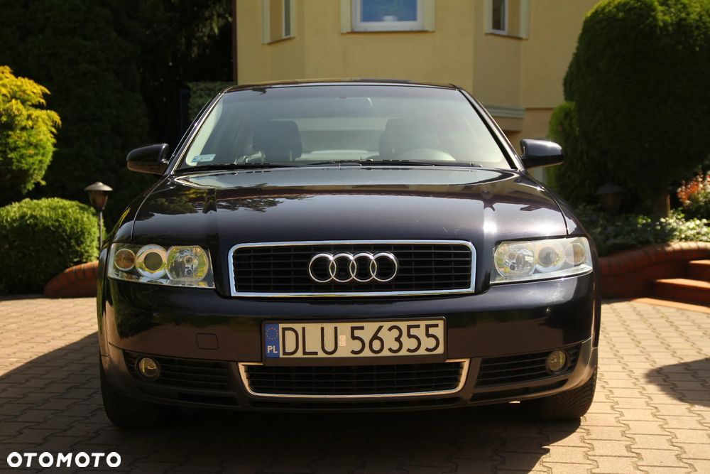 Audi A4 Limousine - 8