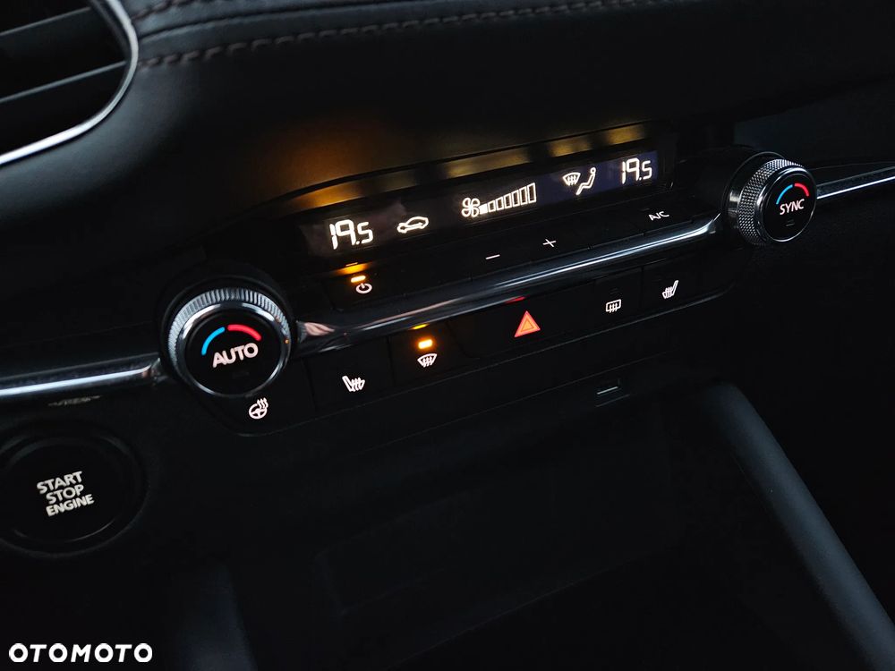 Mazda 3 e-SKYACTIV-G 122 M HYBRID EXCLUSIVE-LINE - 34