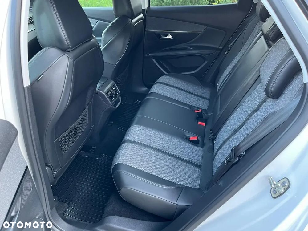 Peugeot 3008 1.2 PureTech Allure S&S - 29