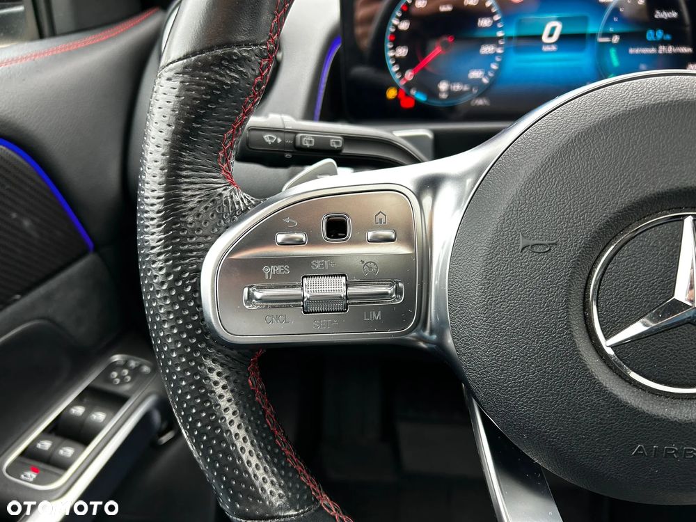 Mercedes-Benz GLB 250 4-Matic AMG Line 8G-DCT - 29