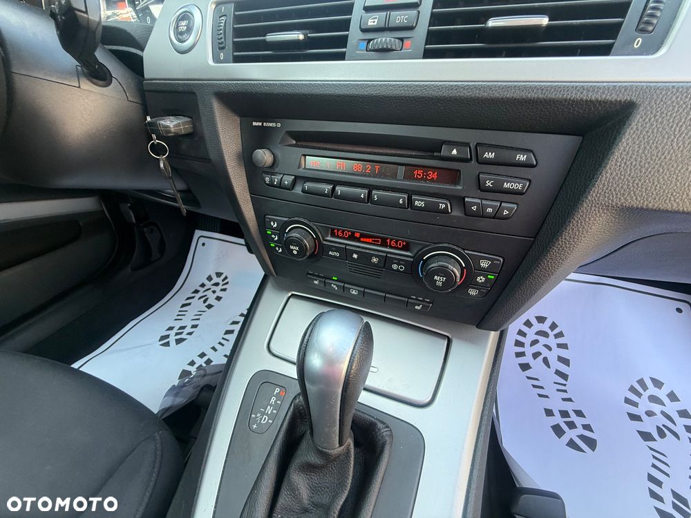 BMW Seria 3 325i - 24