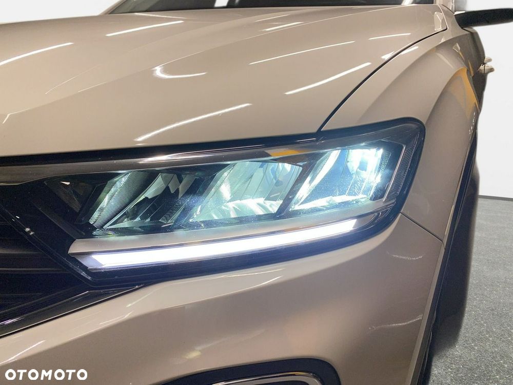 Volkswagen T-Roc - 10