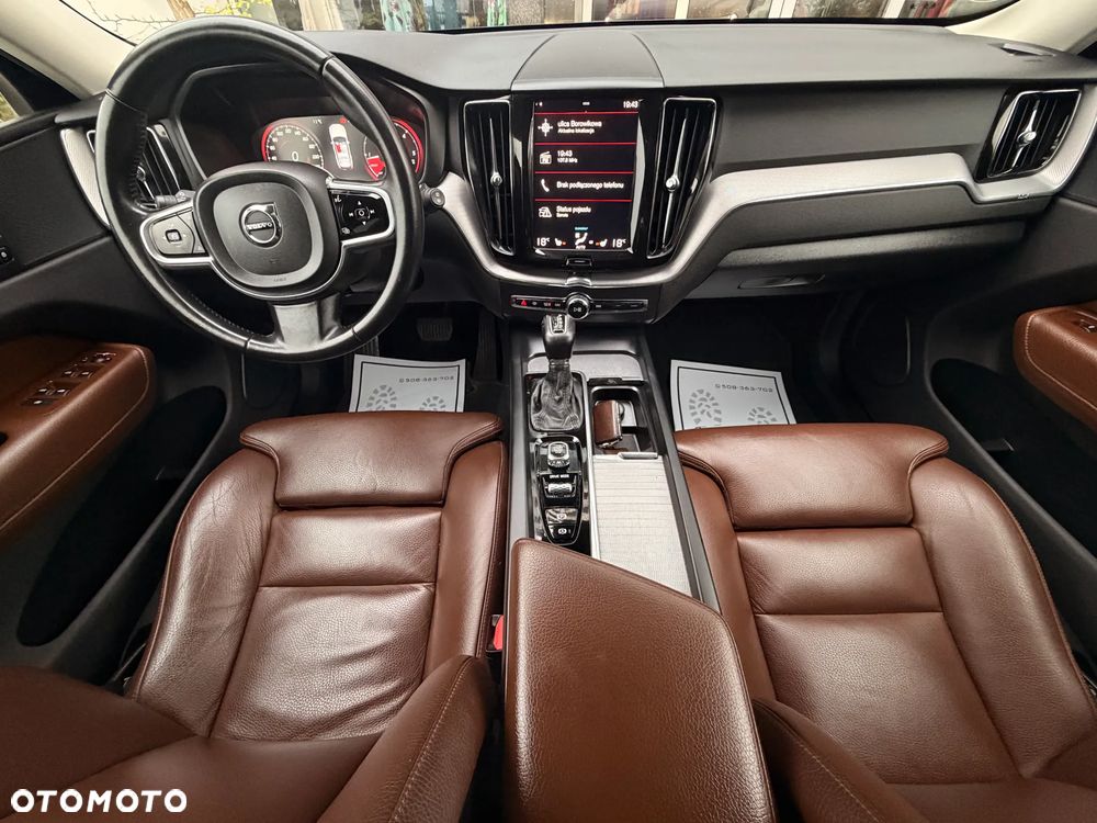Volvo XC 60 D4 AWD Geartronic RDesign - 8