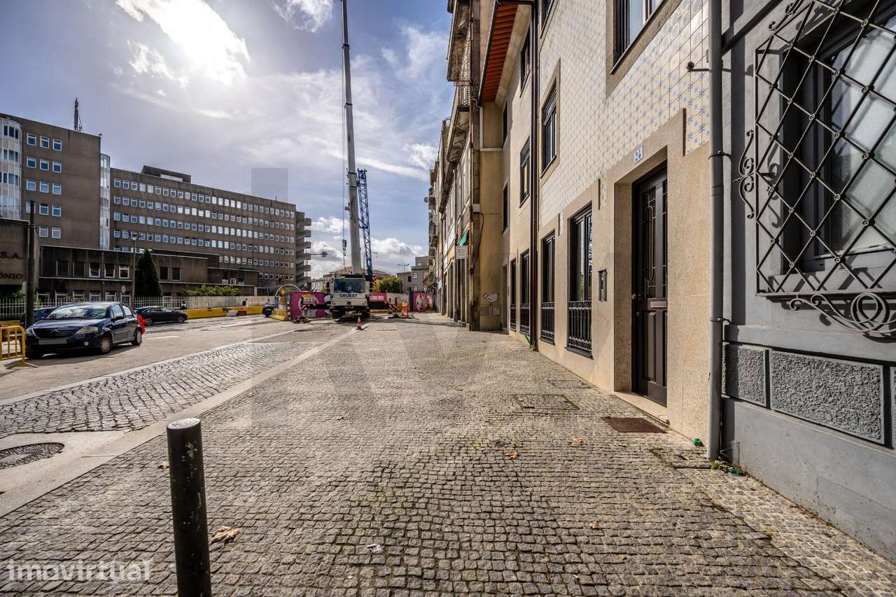 Apartamento T2 no Centro do Porto - frente ao Hospital Santo António - Grande imagem: 3/31