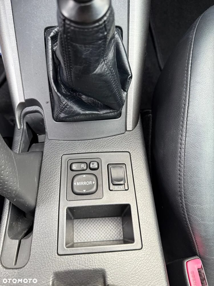 Toyota RAV4 10-13 - 31