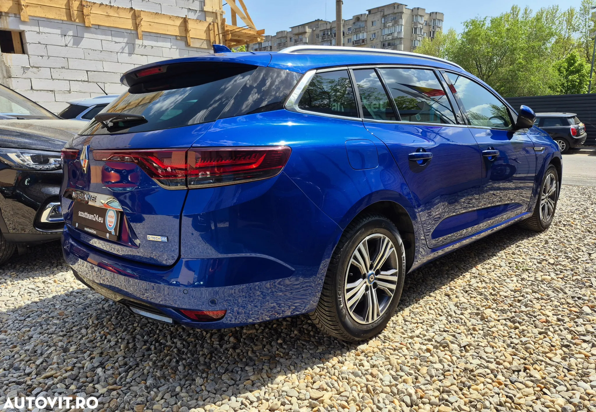 Renault Megane Grandtour E-TECH Plug-in 160 INTENS - 6