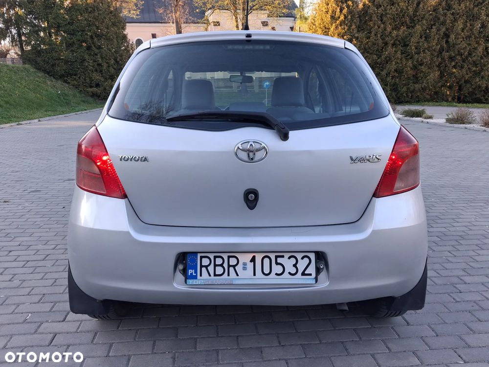 Toyota Yaris 1.3 Unlimited - 4