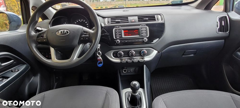 Kia Rio - 11