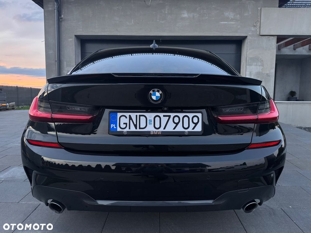 BMW Seria 3 330i M Sport - 5