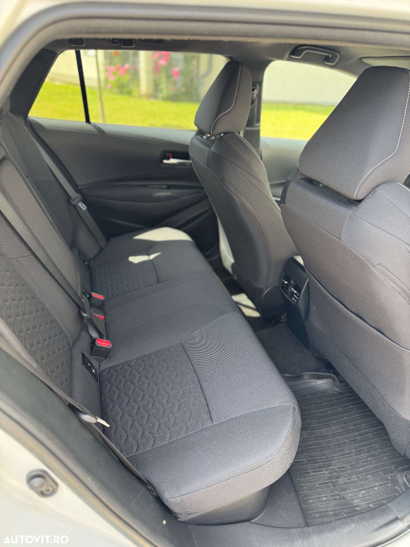 Toyota Corolla 1.8 HSD Business - 14