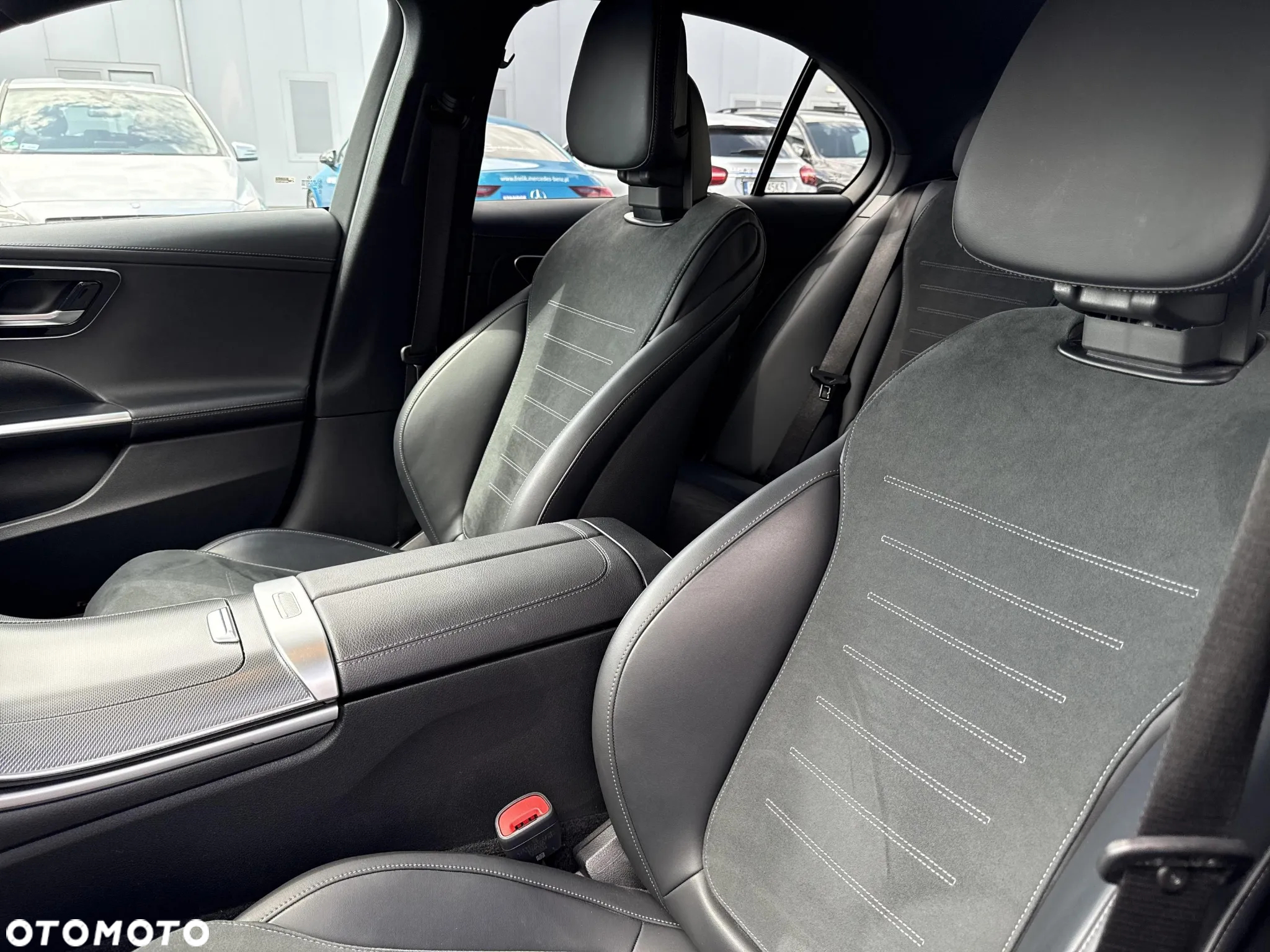 Mercedes-Benz Klasa C 300 e 9G-TRONIC AMG Line - 11
