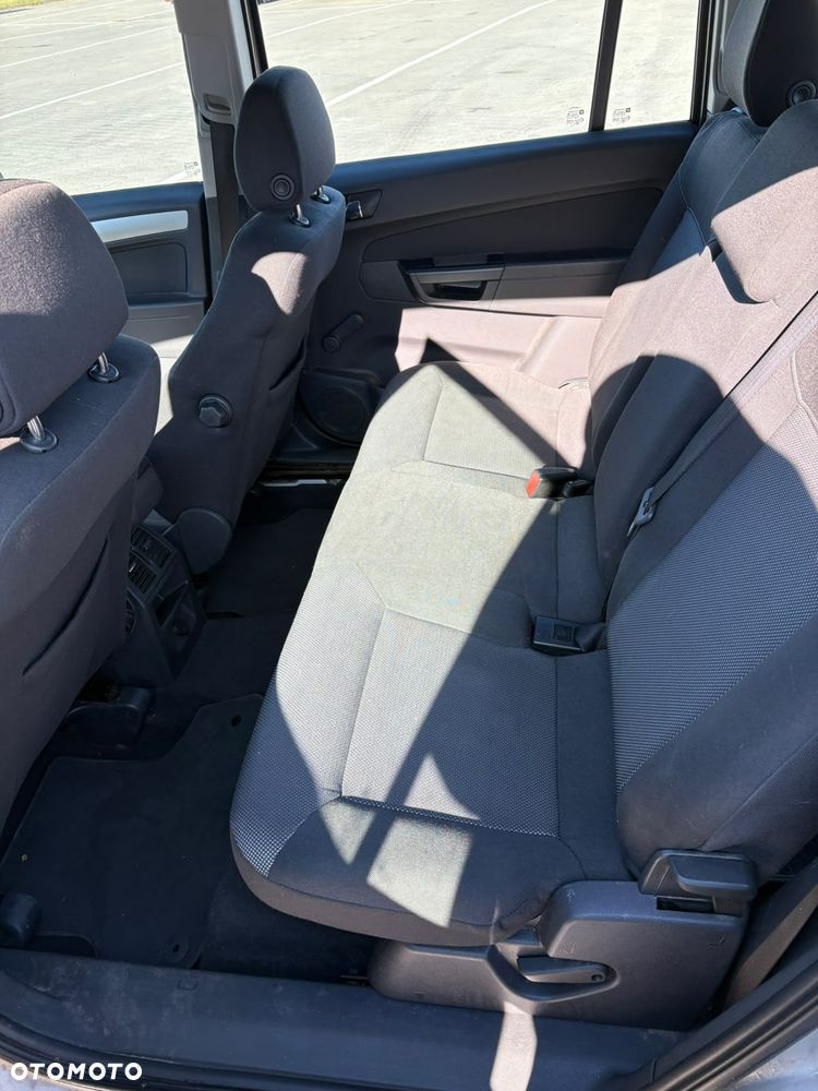 Opel Zafira - 8