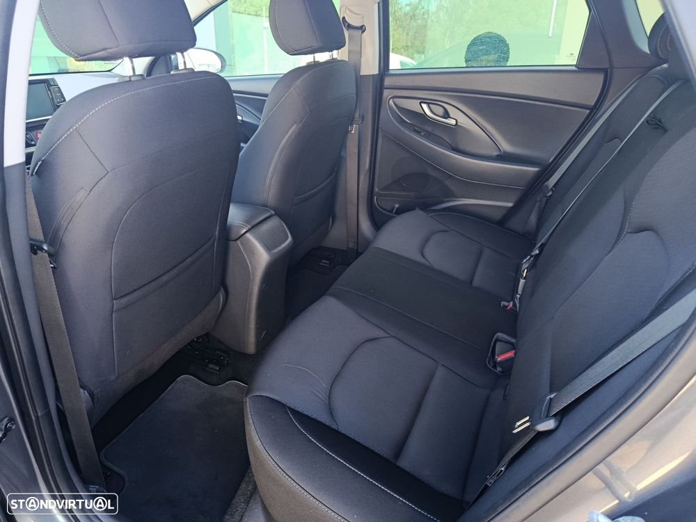 Hyundai i30 SW 1.6 CRDi Style - 38