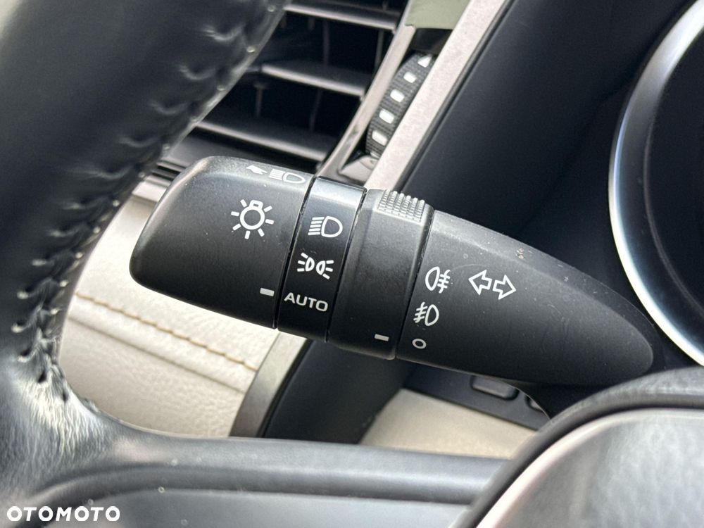 Toyota Camry 2.5 Hybrid Executive CVT - 20