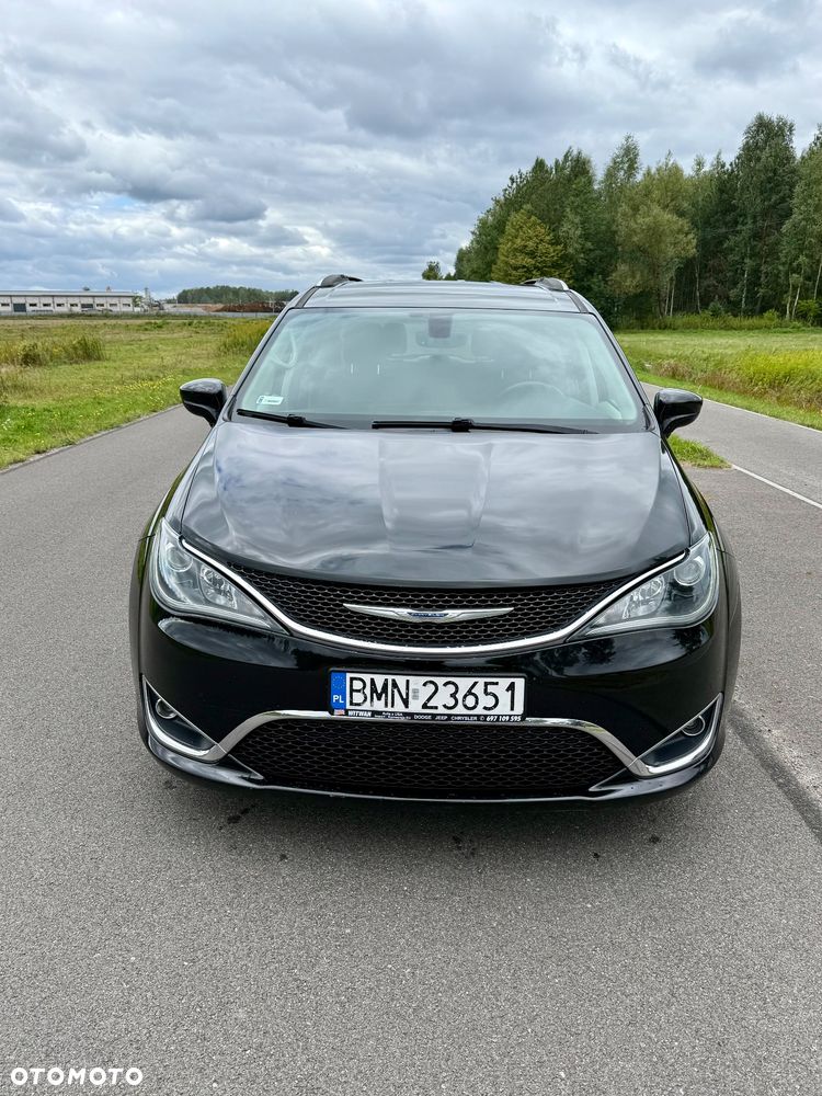 Chrysler Pacifica - 3