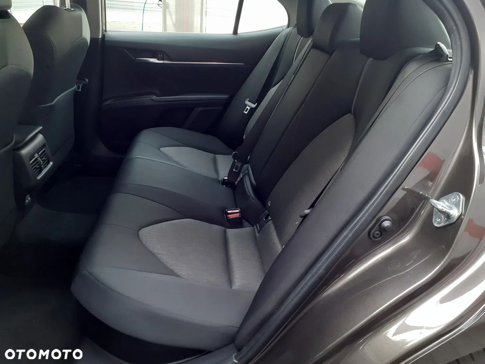 Toyota Camry 2.5 Hybrid Comfort CVT - 24