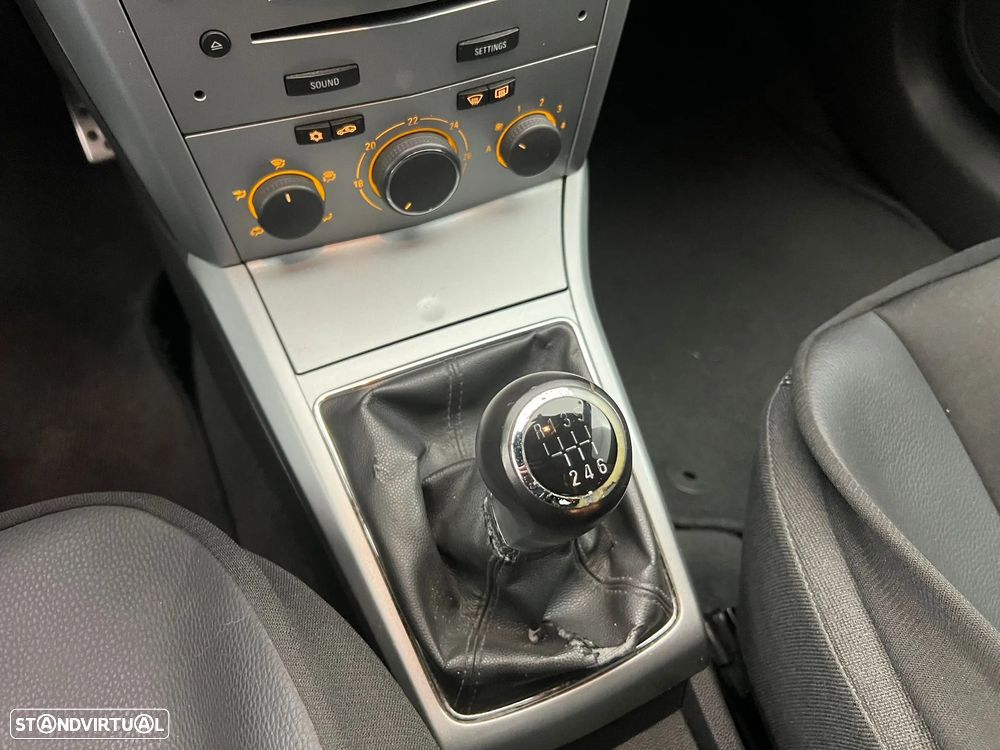 Opel Astra GTC - 7